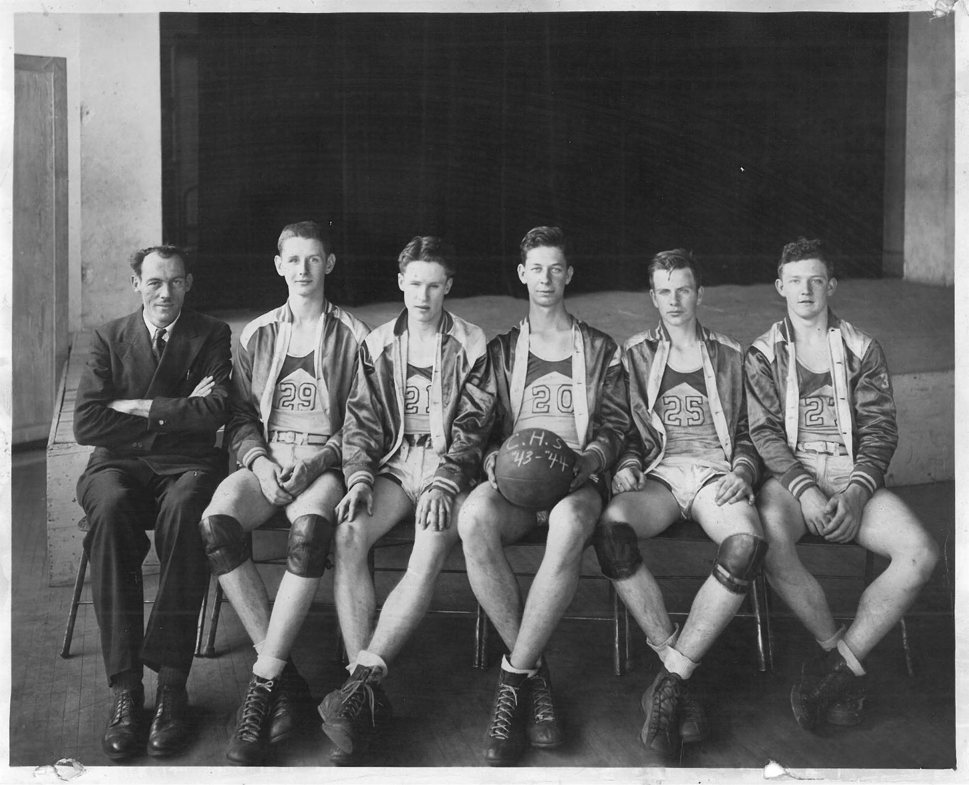 1943-44 Chesapeake High School Basketball Team